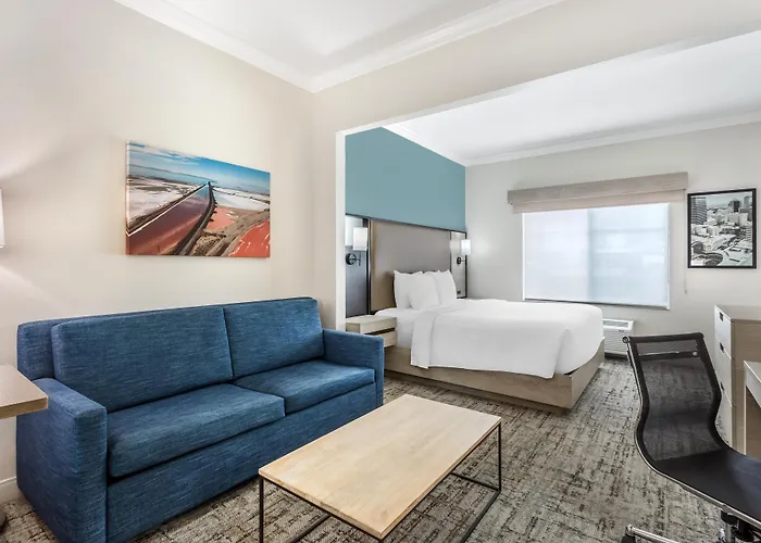 Best Western Plus Airport Inn & Suites