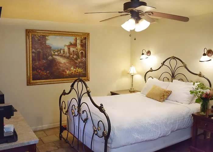 Silverton Inn & Suites