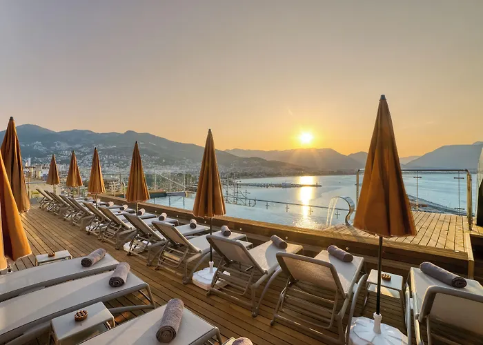 Numa Port Hotel (Adults Only)