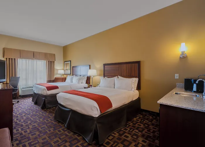 Holiday Inn Express Hotel & Suites Salina By Ihg