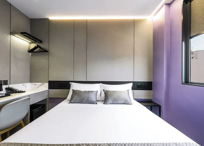Hotel 81 Palace - NEWLY RENOVATED