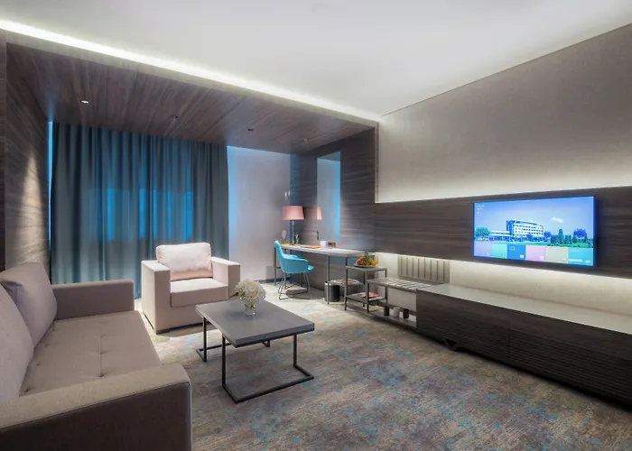 Emerald Hotel