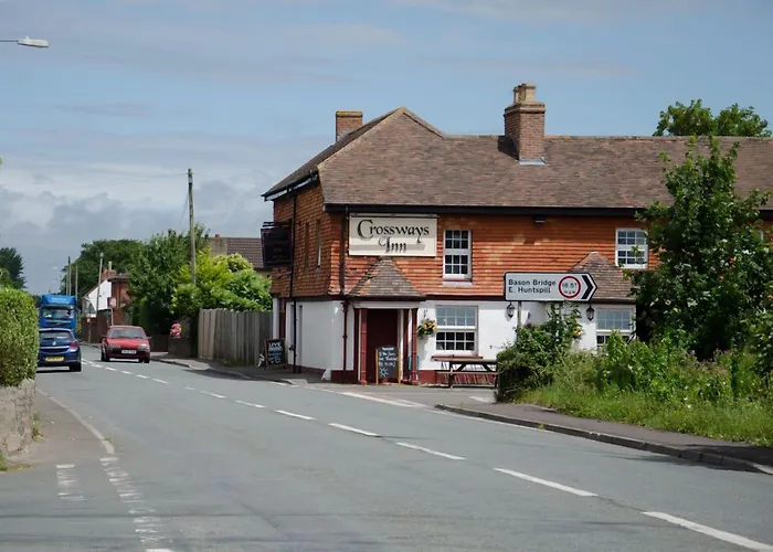 Crossways Inn