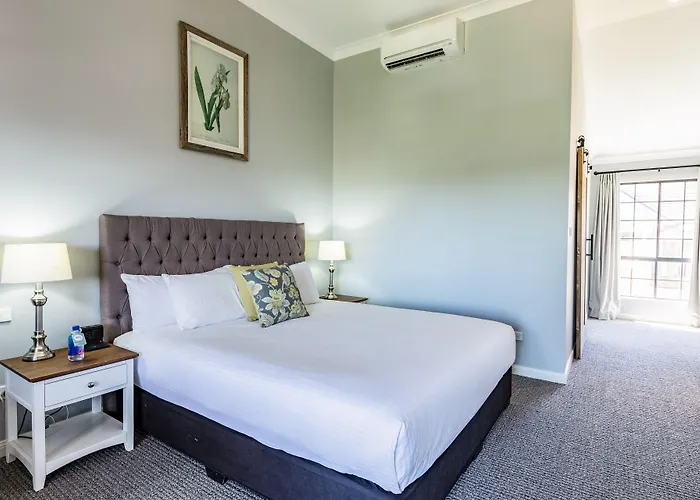Camden Valley Inn