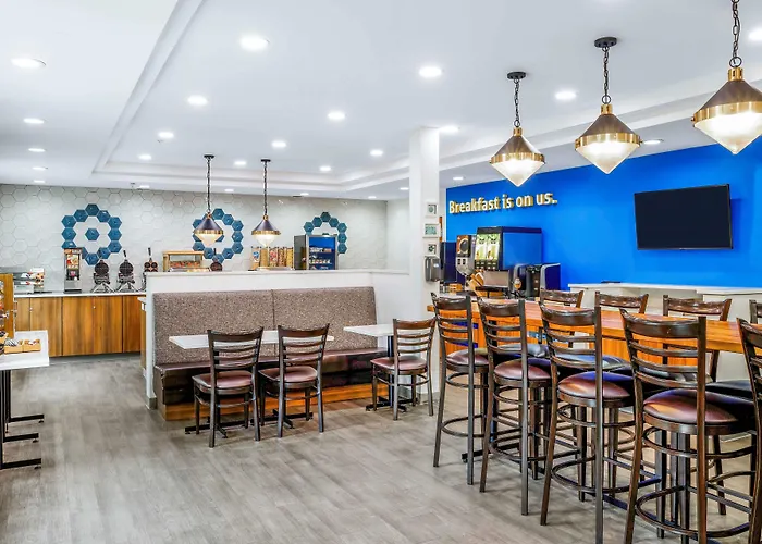 Days Inn & Suites By Wyndham Sherwood Park Edmonton