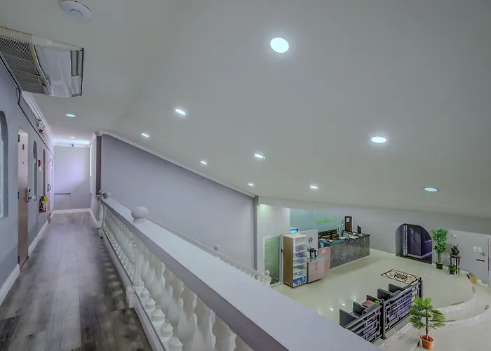 Airport Suites Hotel