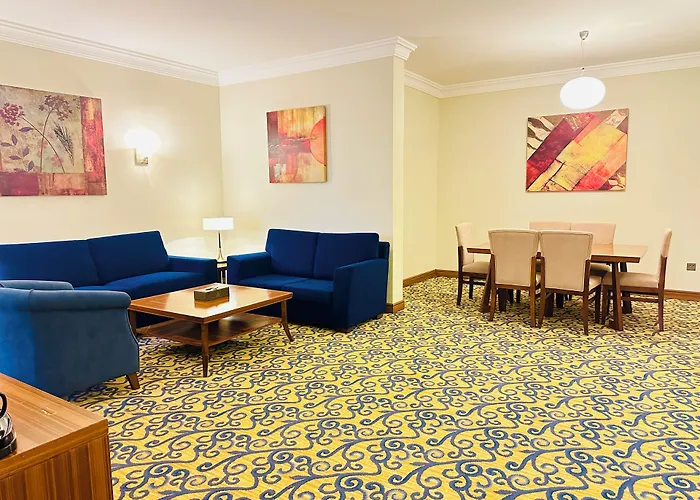 City Seasons Al Hamra Hotel