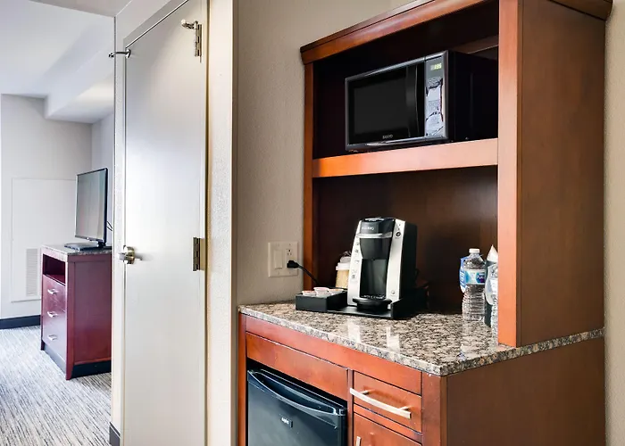 Hilton Garden Inn Milwaukee Airport
