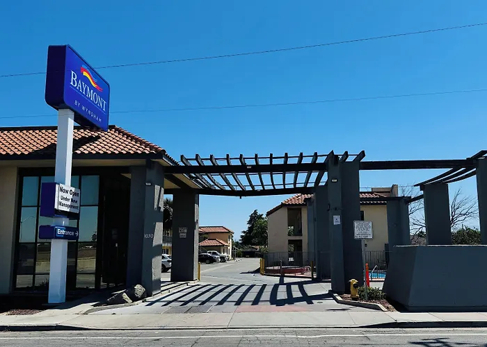 Baymont By Wyndham Bakersfield