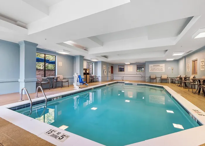 Holiday Inn Express & Suites Maumelle By Ihg