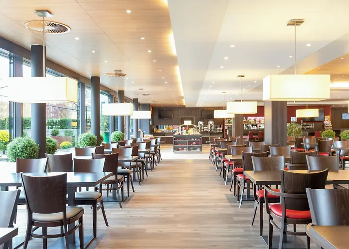 Holiday Inn Express Zürich Airport, an IHG Hotel