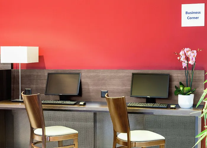 Holiday Inn Express Zürich Airport, an IHG Hotel