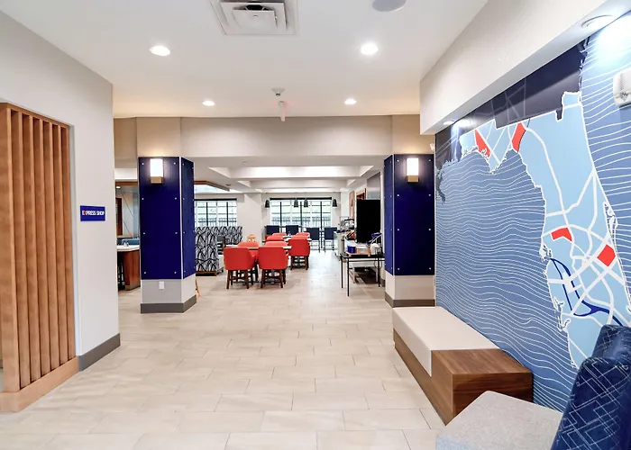 Holiday Inn Express & Suites Palm Coast - I-95