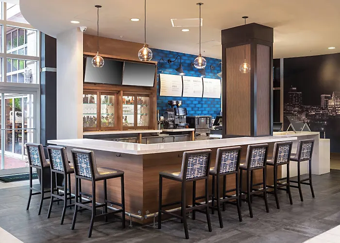 Courtyard By Marriott Greenville Downtown