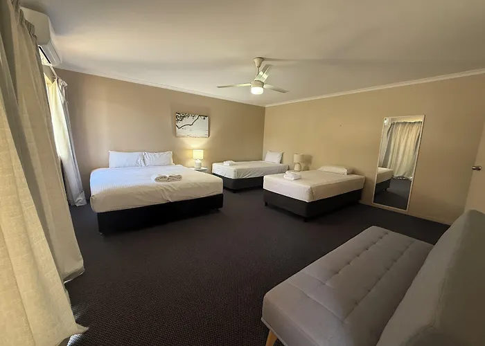 Harbour Sails Motor Inn