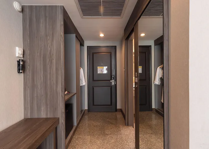 Siam Mandarina Hotel - Free Bkk Airport Shuttle