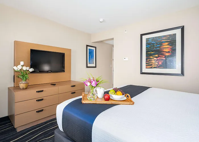 Best Western Plus Marina Gateway Hotel