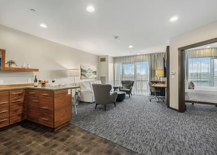 Oxford Hotel Bend