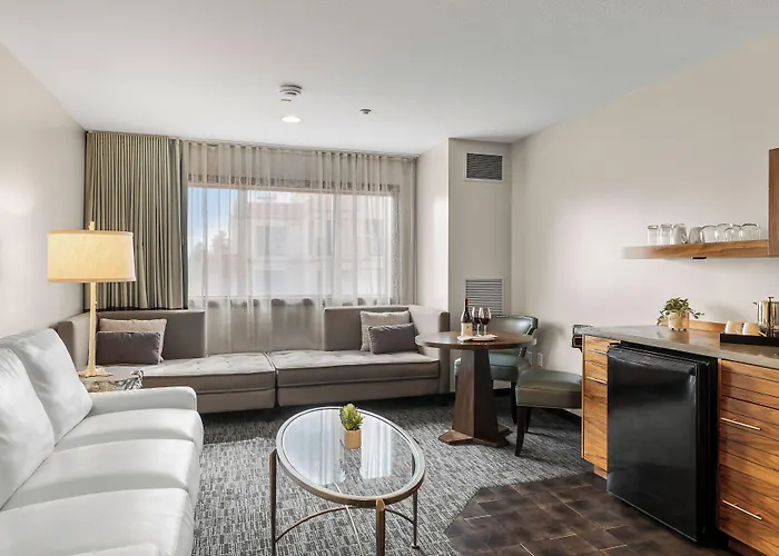 Oxford Hotel Bend