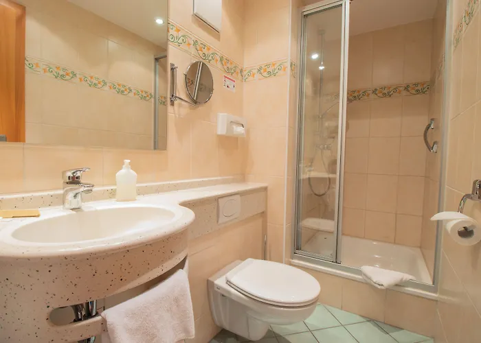 Land-gut-Hotel Landgasthof zur Rose