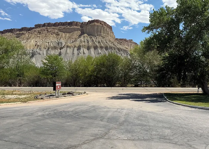 Cathedral Valley Inn