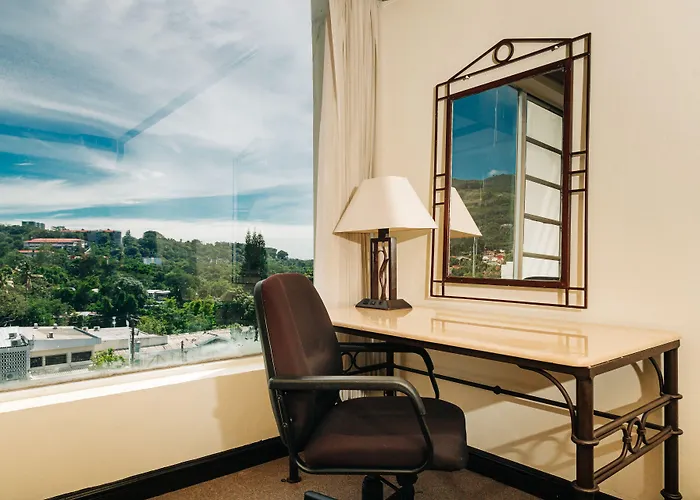 Plaza Hotel And Suites
