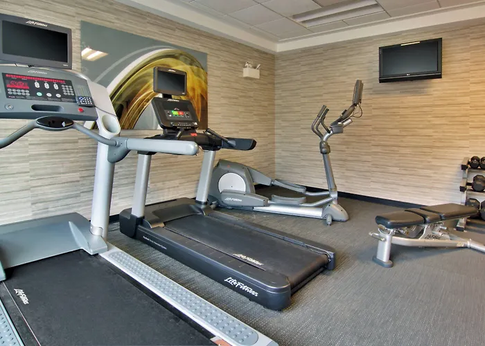 Courtyard By Marriott Clarksville