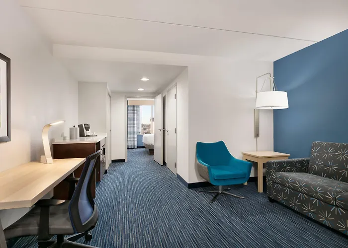 Holiday Inn Express Hotel & Suites Norfolk Airport By Ihg