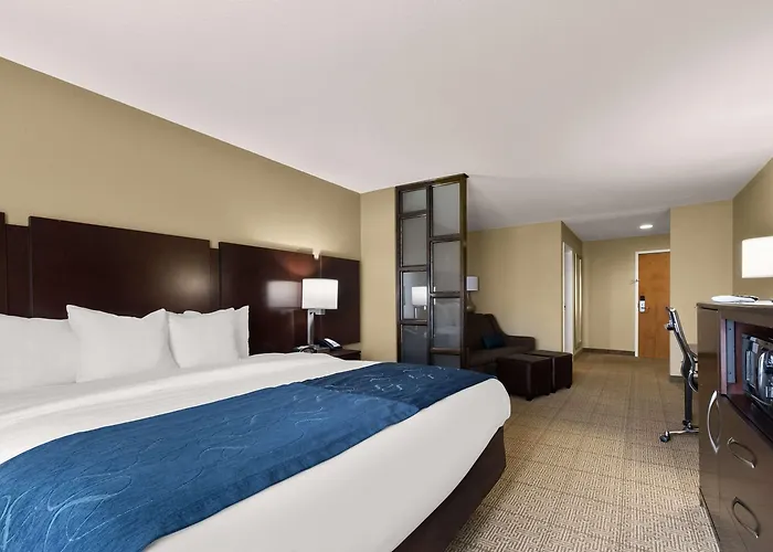 Comfort Suites Commerce