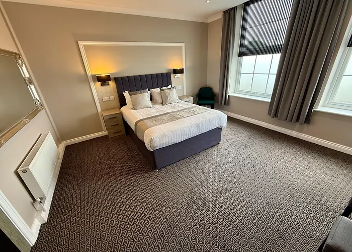 The Raven Hotel