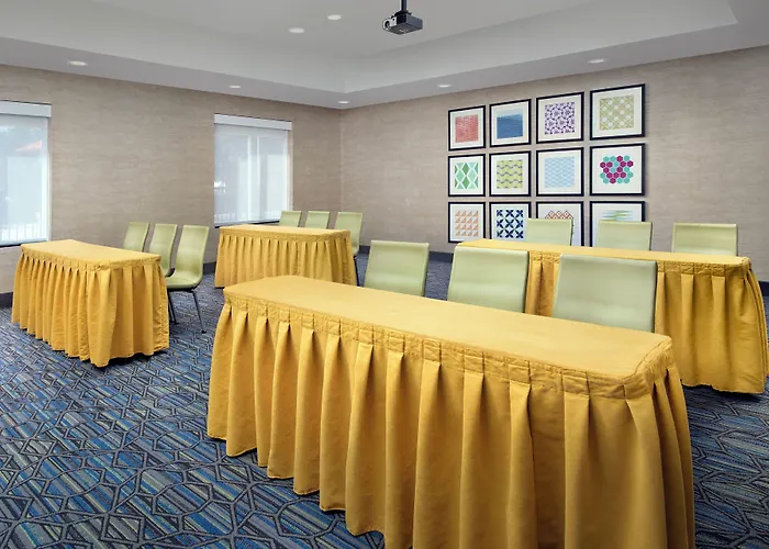 Holiday Inn Express Uvalde By Ihg