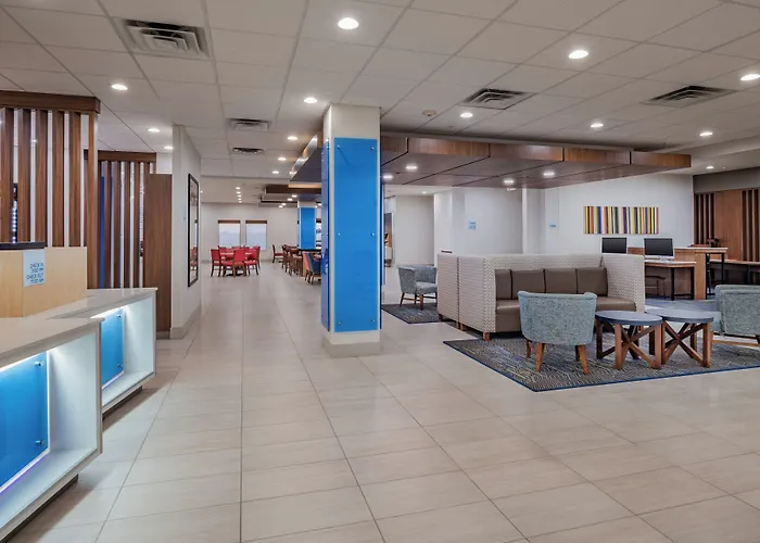 Holiday Inn Express & Suites N Waco Area - West By Ihg