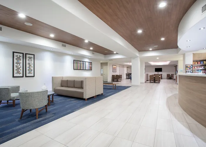 Holiday Inn Express & Suites Yosemite Park Area By Ihg