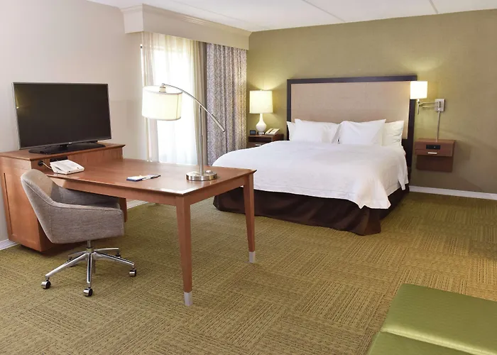 Hampton Inn & Suites Alexandria