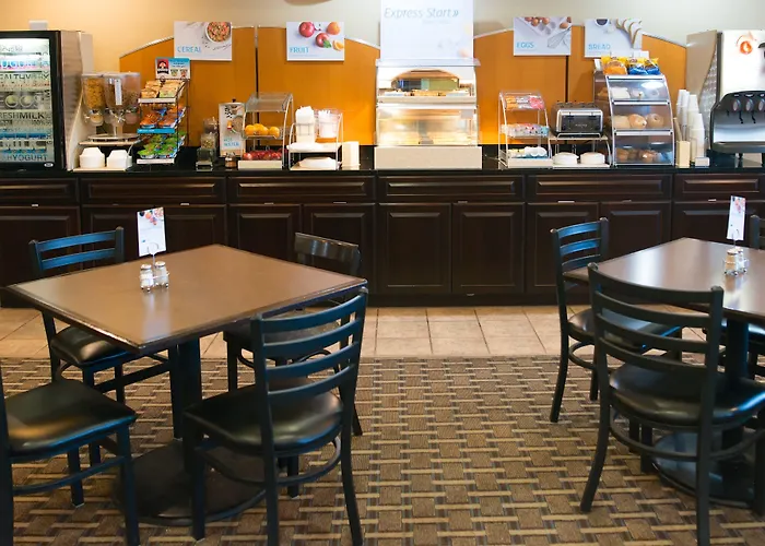 Holiday Inn Express Devils Lake By Ihg