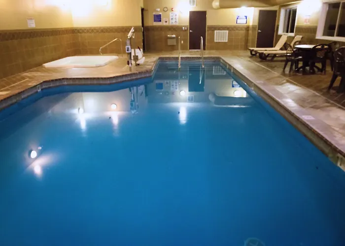 Holiday Inn Express Devils Lake By Ihg