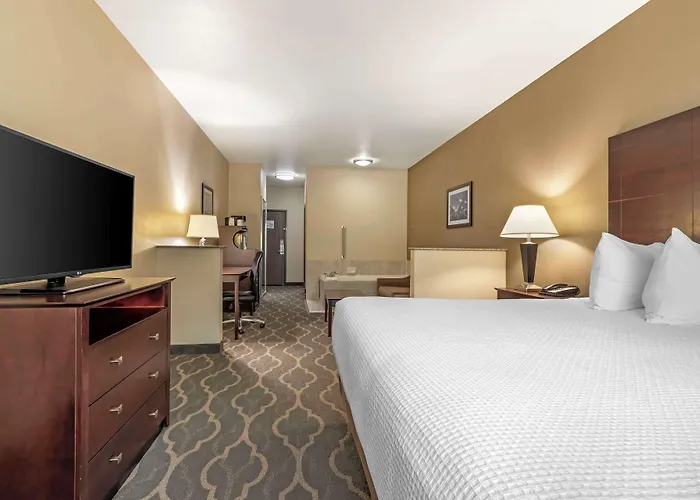 Best Western Plus Burleson Inn & Suites