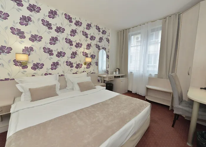Art Plaza Hotel