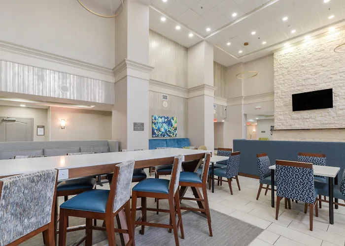 Hampton Inn & Suites-Florence Downtown