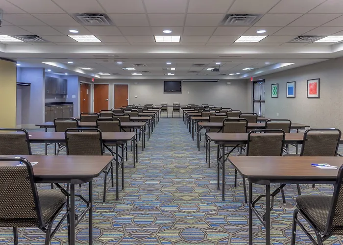 Holiday Inn Express Indianapolis - Southeast By Ihg
