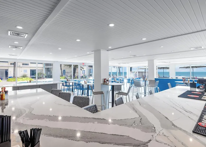 Oceanfront Litchfield Inn