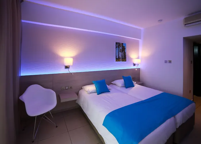 Les Palmiers Beach Boutique Hotel & Luxury Apartments