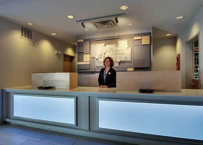 Holiday Inn Express Hotel & Suites Morris By Ihg