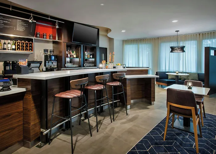 Courtyard By Marriott Paramus