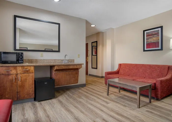 Best Western Plus Philadelphia-Choctaw Hotel And Suites