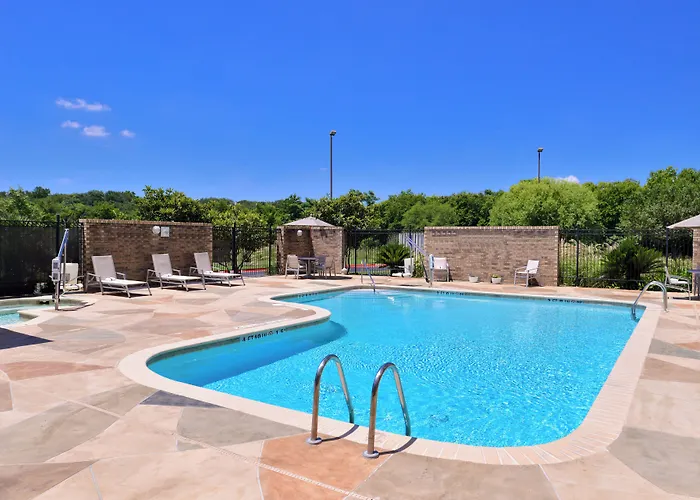 Holiday Inn Express & Suites Selma By Ihg
