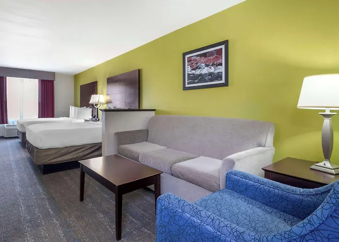 Best Western Plus Mansfield Inn & Suites