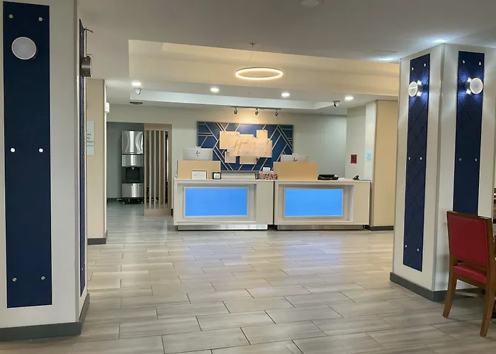 Holiday Inn Express Hotel And Suites Ada By Ihg