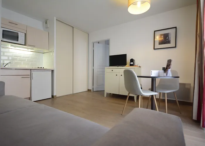Hotel Cerise Chatou