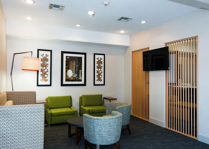 Holiday Inn Express Hotel & Suites New Boston By Ihg